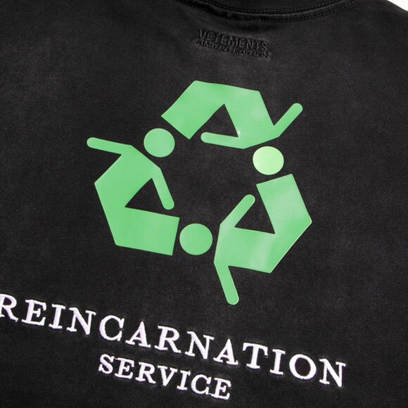 Vetements Black Short-Sleeved T-Shirt With Letter Embroidery - Picture 5 of 7